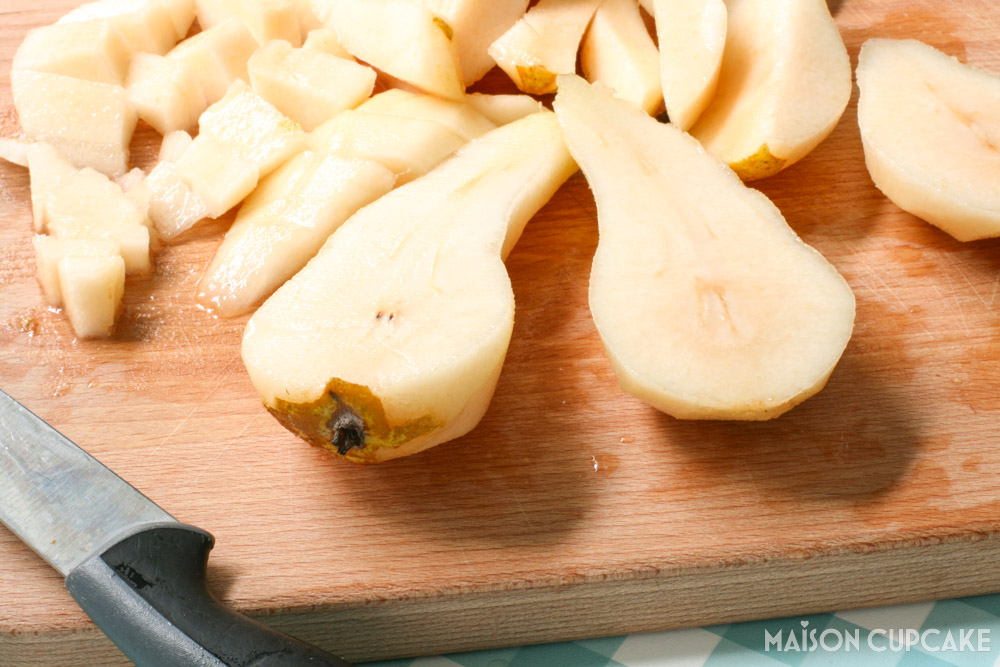 Gluten-free Pear Cake With Caramel - steps - halved peeled pears