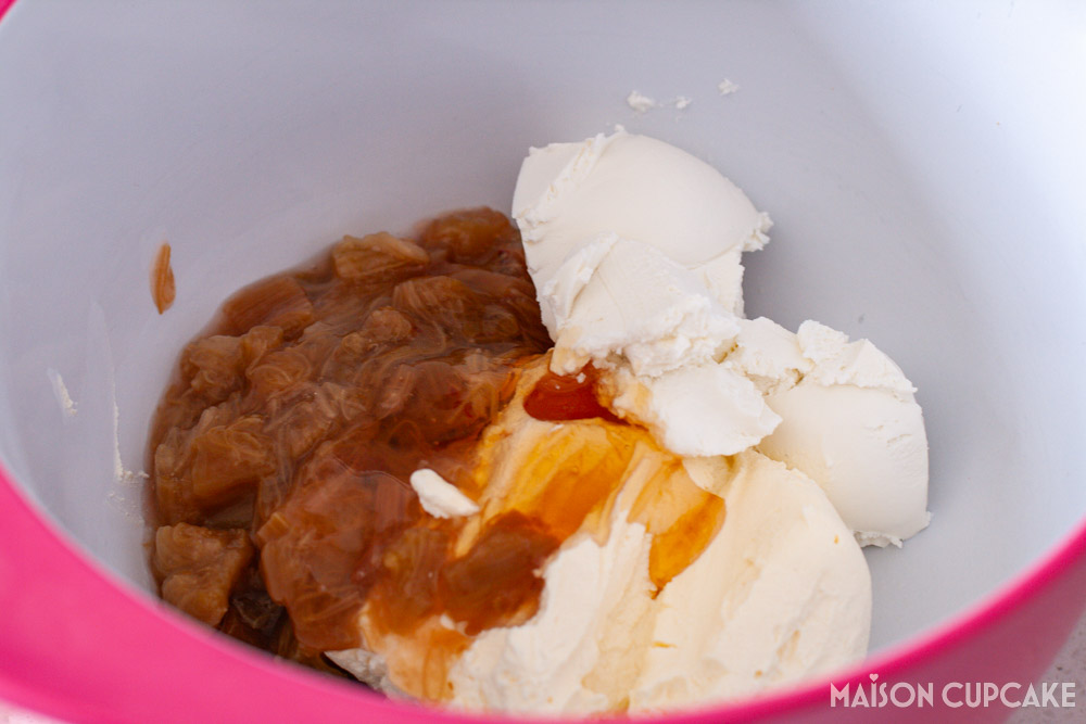 Rhubarb Raspberry Cheesecake Steps - mixing yogurt and compote