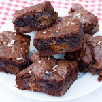 Dulce de Leche Brownies chocolate traybake at MaisonCupcake.com