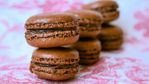 Chocolate-Macarons-with-