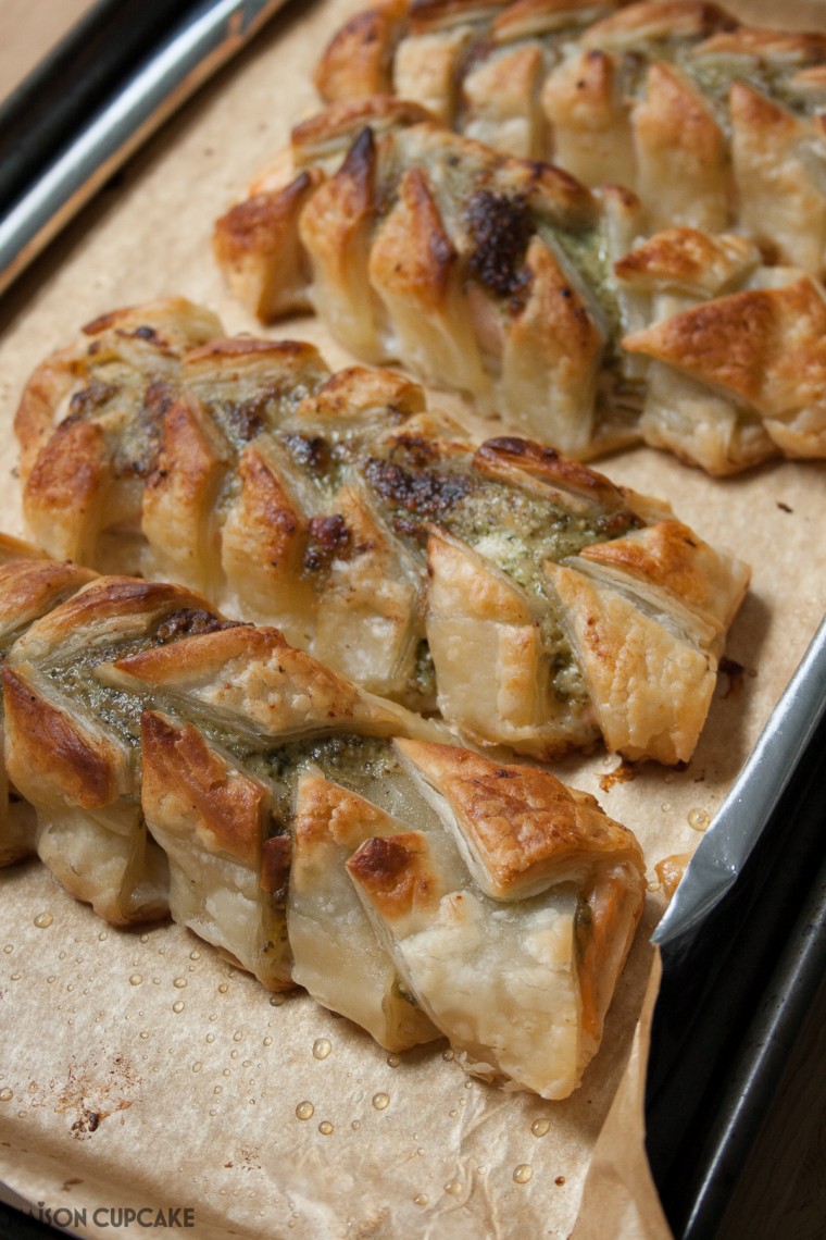 Salmon puff pastries - 4 ingredient savoury pastries filled with salmon and pesto for a quick easy supper