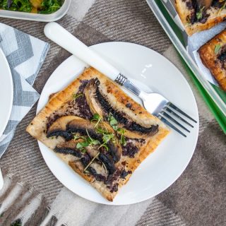 Simple but tasty portobello mushroom puff pastry tarts recipe with black olive tapenade - brilliant savoury pastry for picnics, packed lunches or light suppers