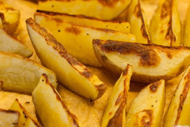 How to Make Combi Microwave Potato Wedges