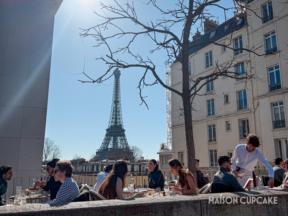 My Paris Guide: outdoor restaurant terrace with view of Eiffel Tower
