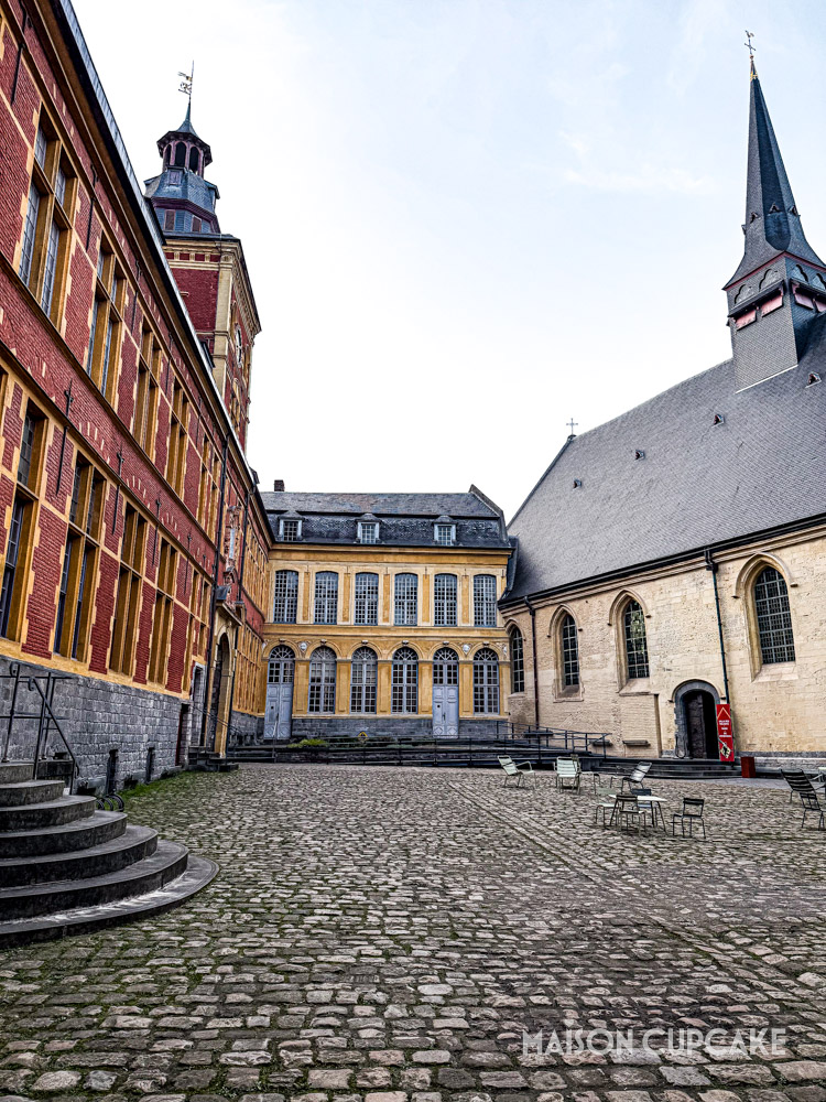 Historic courtyard at Hospice Comtesse Museum, Lille
