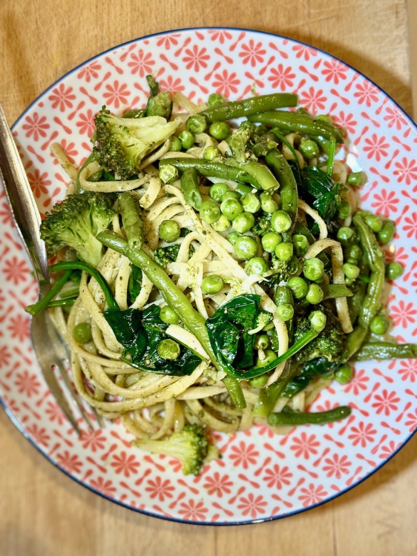 One-Pot Pesto Spaghetti with Broccoli, Spinach & Peas portrait